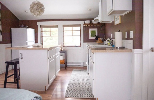 Cozy studio apartment in quiet neighborhood.