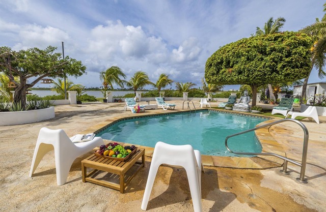 Cozy Studio Great Location Pool Walk 2 Beach