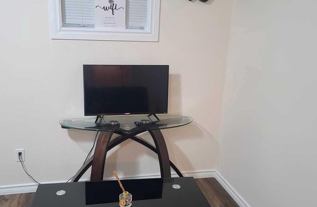 Cozy & Stylish One Bedroom Suite @ Harbor Landing