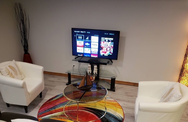 Cozy suite 10minutes to YYC Airport