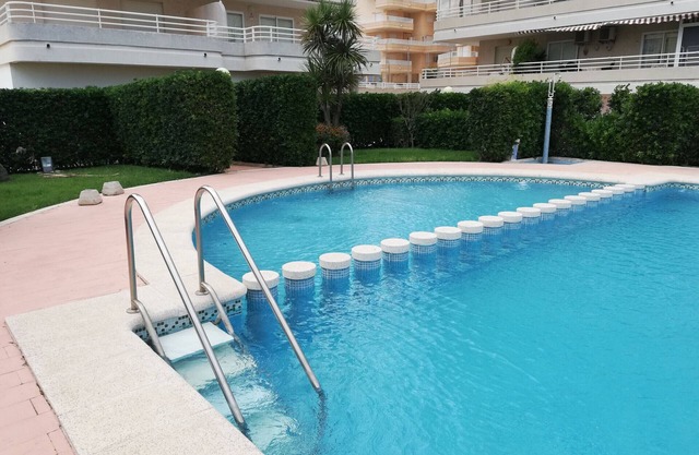 Cozy three-bedroom apartment with panoramic views of the Mediterranean!