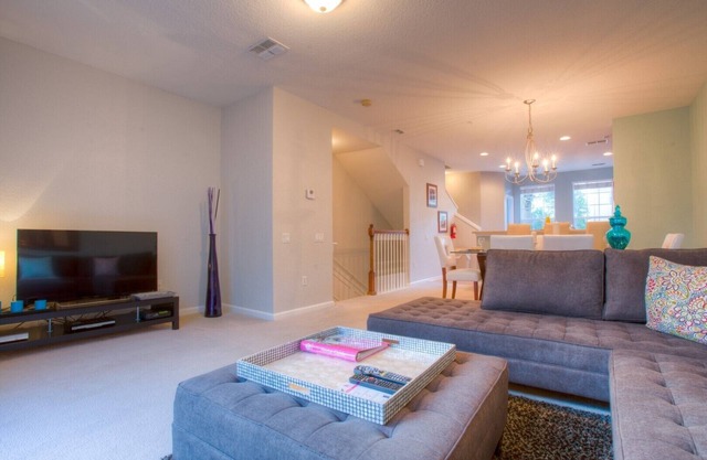 Cozy Townhome in Vista Cay Resort w/ Garage!