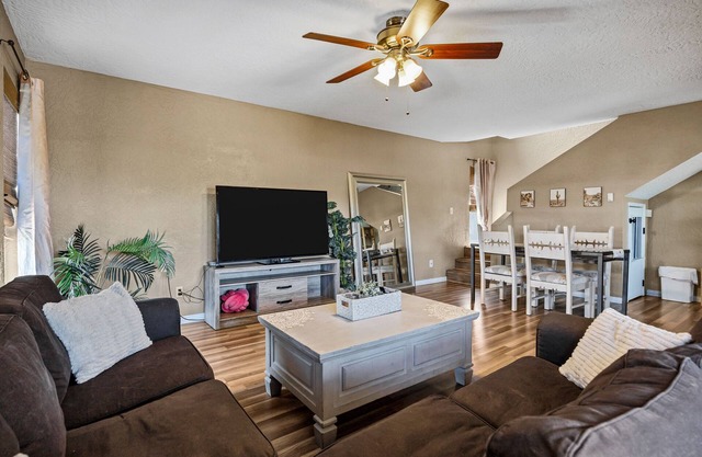 Cozy Two Story Townhouse near ASU-Tempe