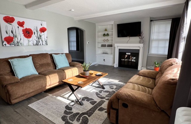 Cozy Updated Cottage Style Home near Historic distric in Middletown