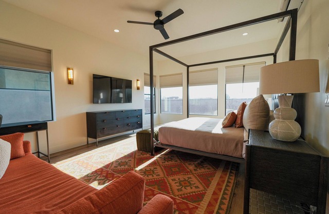 Cozy villa in charming Ivins with WiFi, AC, and access to pool and hot tub