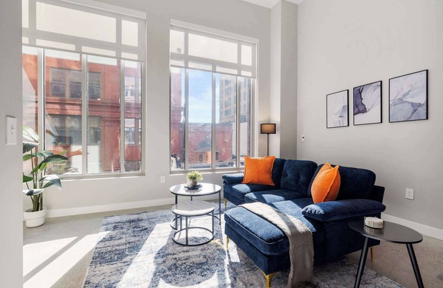 CozySuites Modern 3BR | OTR District #17