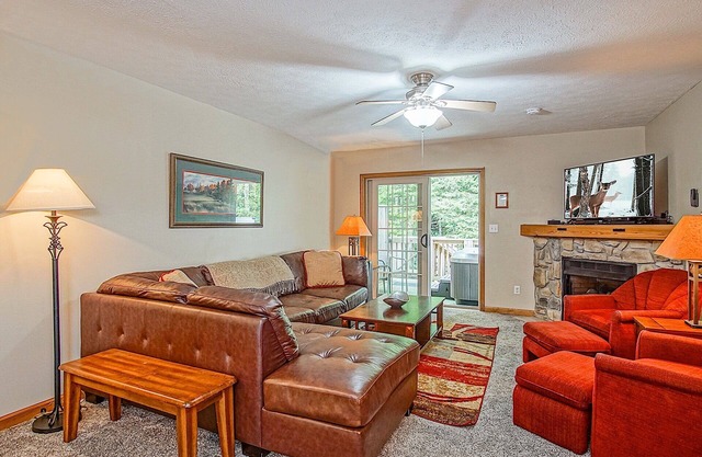 Creekside E17, Frisco Kid Retreat Jacuzzi Sleeps 11