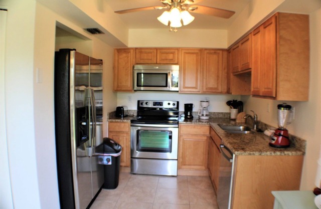 Crisp 2 bedroom 2 bath Condo