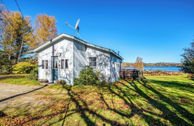 Crisp Cabin @ Haley Pond - downtown Rangeley