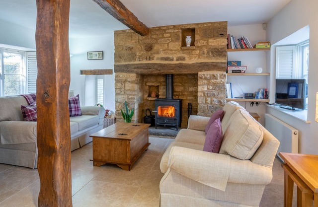 Crofter's Barn - sleeps 2 guests in 1 bedroom