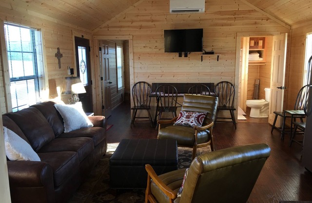 Crooked Creek Ranch Cabin 5
