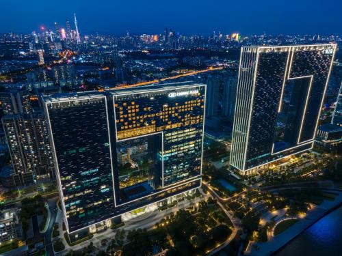 Crowne Plaza Guangzhou Window of Canton-Free Shuttle Bus Available during Canton Fair Period