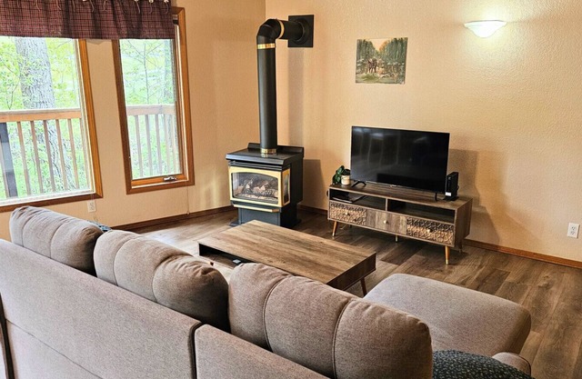 Crowsnest River Chalet - Moose