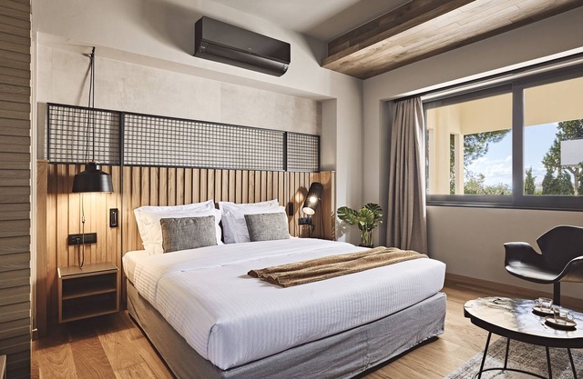 Cruise - Junior Suite in Glyfada