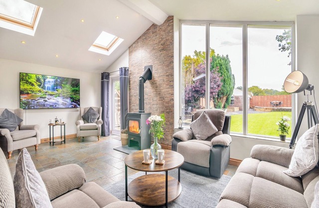 Crynant Countryside Retreat