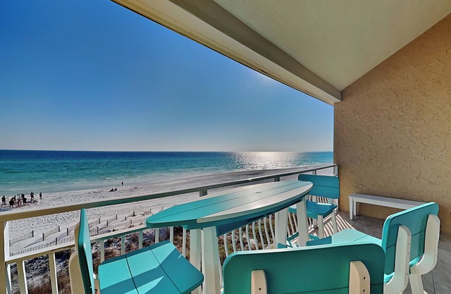 Crystal Villas 10A | 2BD/2BA | Walkable Location, Pool, Grills + Beach Access