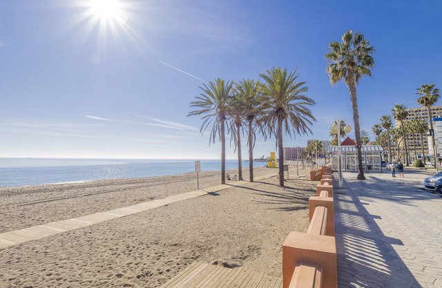 Cubo's Alvaro Benalmadena Beach & free parking