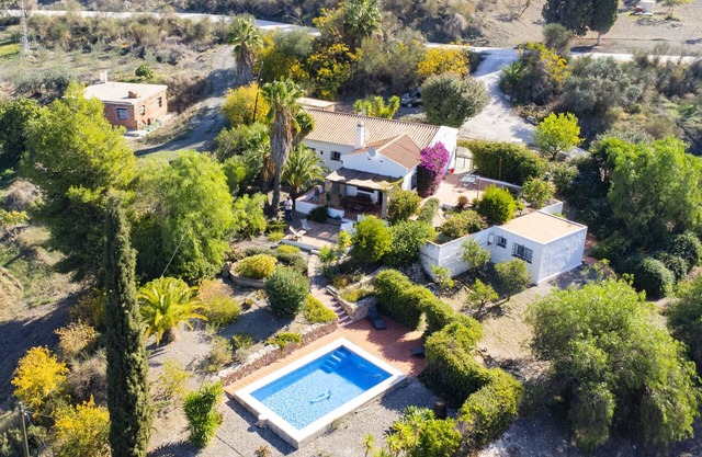 Cubo's La Maison de Mily/fireplace/private pool/free wifi