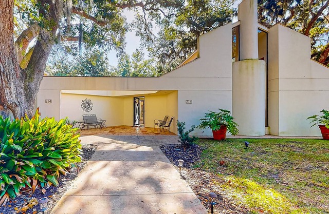 Custom, dog-friendly home with a private pool, pool spa, WiFi, & central A/C