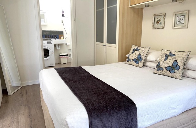 Cute and affordable park side accommodation
