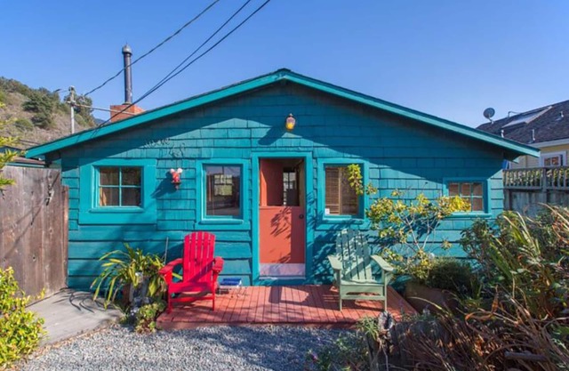 Cute Oceanside Cottage Garden 