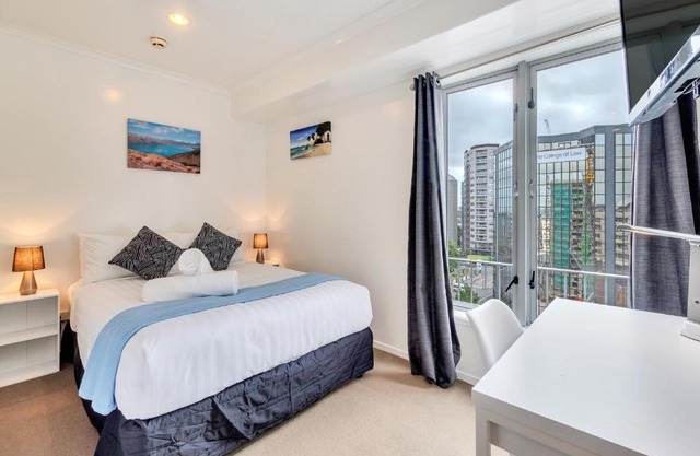Cute studio in the city with a desk l Free WIFI