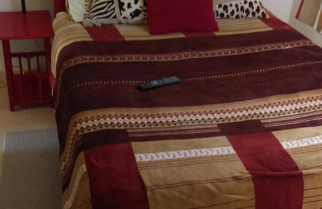 Cute Tidy Apartment Close To Mall And Short Drive To Town