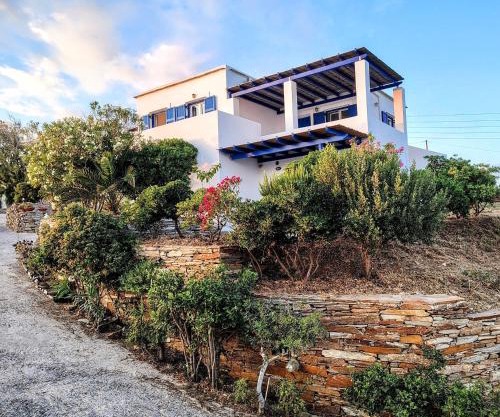 Cycladic Horizon Island Villa By Hostandros