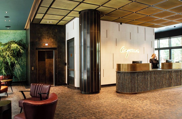 Cyrus Hotel