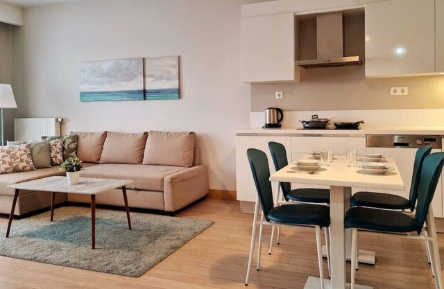 D1-239 · ELEGANT2 - HIGH FLOOR AND SUPER CITY VIEW .