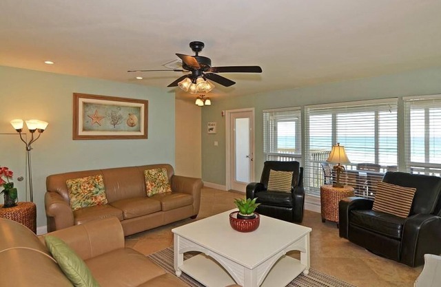 Daily Activities Included🚤🎣👙| PRIVATE BEACH, Spacious Beachfront Townhouse☀️⛱🌊