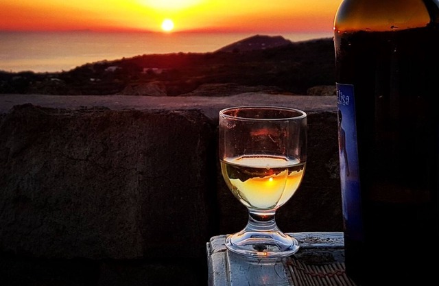 Dammuso Kuddia at sunset