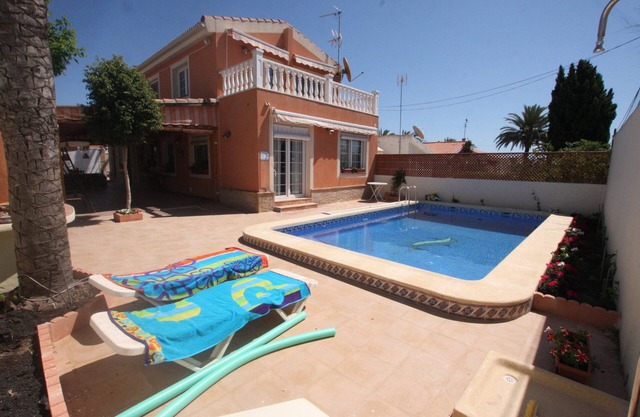 DAR UNAI Fantastic villa 3 bedroom 10 minutes wak to the beach