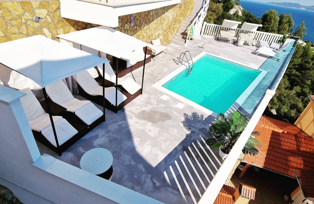 Dardania house for 18 people in Omis - Celina