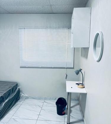 Daremp Guest living