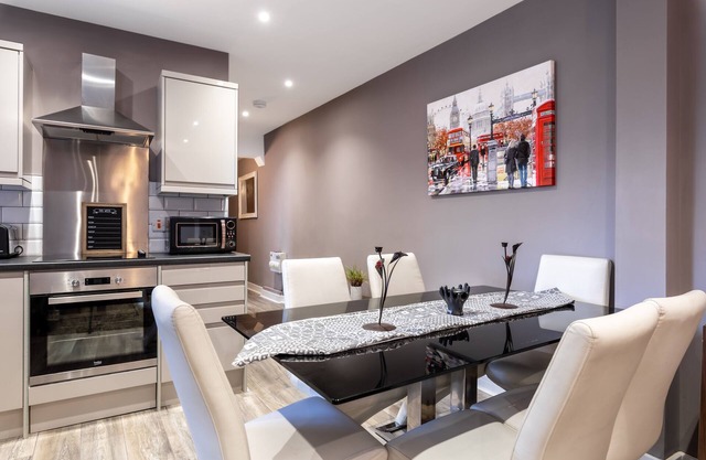 Darlington town Centre Double Luxury Apartment 3