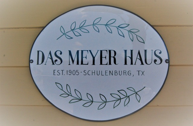 Das Meyer Haus - Luxe Victorian Gem
