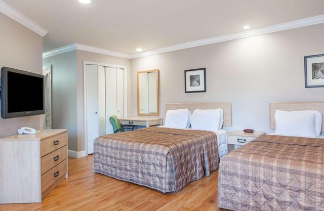 Days Inn by Wyndham San Francisco S Oyster Point Airport