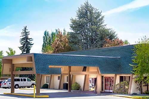 Days Inn by Wyndham Klamath Falls