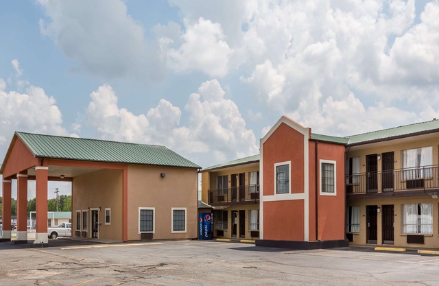Days Inn by Wyndham Carlisle