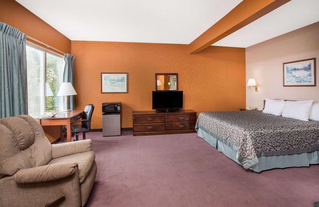 Days Inn by Wyndham Harrison