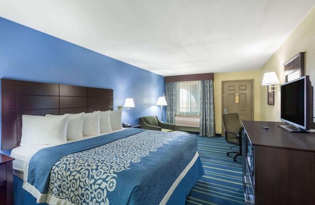 Days Inn by Wyndham Holbrook