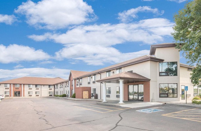Days Inn by Wyndham Mitchell SD