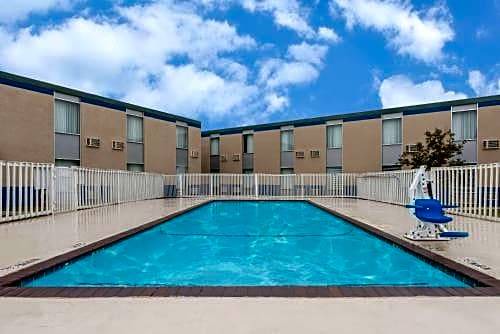 Days Inn by Wyndham Duncan