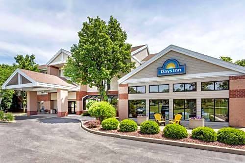 Days Inn & Suites by Wyndham Madison