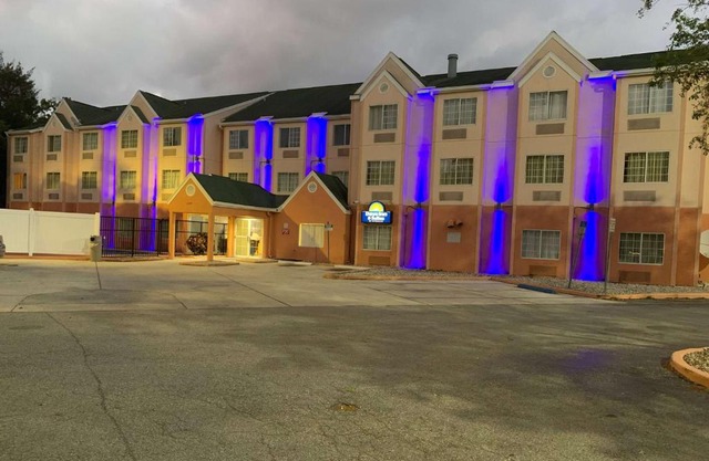 Days Inn 