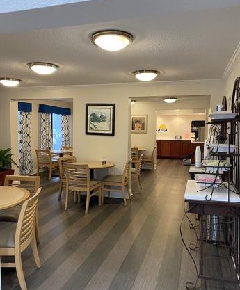 Days Inn & Suites