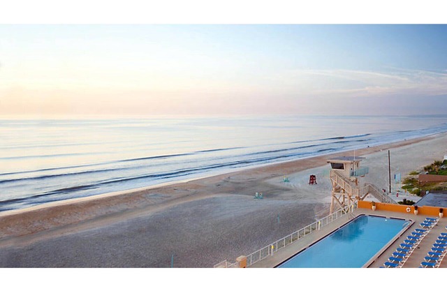 Daytona- BIKE WEEK Underground Parking- Oceanfront Studio-