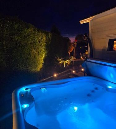 De Poort van Zeeland aan het water met jacuzzi