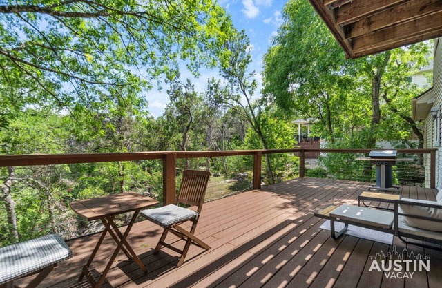 Deck/Balcony Views, Marble Kitchen, Pet Friendly w/Rowing Machine and Parking